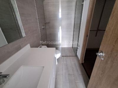 Apartamento de 2 alcobas en arriendo en El Diamante No. 2, Medellín, 72 m² · foto 11 de 15