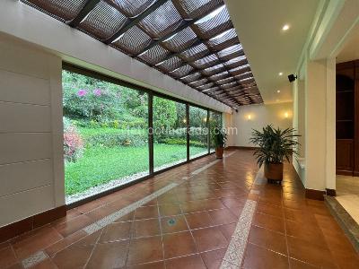 Casa de 3 alcobas en venta en El Poblado, Medellín, 217 m² · foto 3 de 19