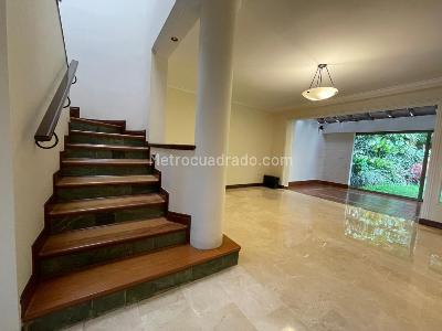 Casa de 3 alcobas en venta en El Poblado, Medellín, 217 m² · foto 8 de 19