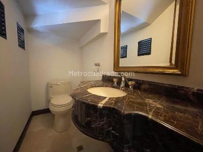 Casa de 3 alcobas en venta en El Poblado, Medellín, 217 m² · foto 9 de 19