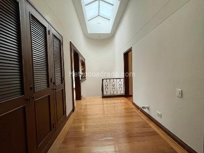 Casa de 3 alcobas en venta en El Poblado, Medellín, 217 m² · foto 10 de 19