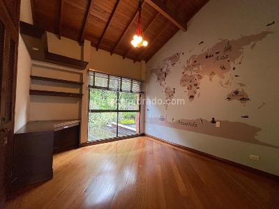 Casa de 3 alcobas en venta en El Poblado, Medellín, 217 m² · foto 13 de 19