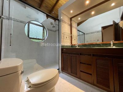 Casa de 3 alcobas en venta en El Poblado, Medellín, 217 m² · foto 15 de 19