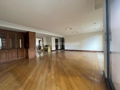Casa de 3 alcobas en venta en El Poblado, Medellín, 217 m² · foto 18 de 19