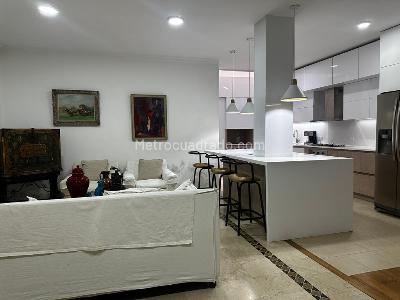 Casa de 3 alcobas en venta en El Poblado, Medellín, 345 m² · foto 4 de 13