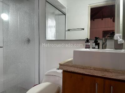 Casa de 3 alcobas en venta en El Poblado, Medellín, 345 m² · foto 8 de 13