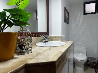 Casa de 3 alcobas en venta en El Poblado, Medellín, 345 m² · foto 12 de 13