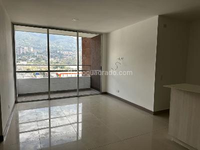 Apartamento de 3 alcobas en venta en Los Alamos, Sabaneta, 66 m² · foto 2 de 14