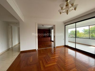 Apartamento de 3 alcobas en arriendo en El Poblado, Medellín, 180 m² · foto 7 de 11