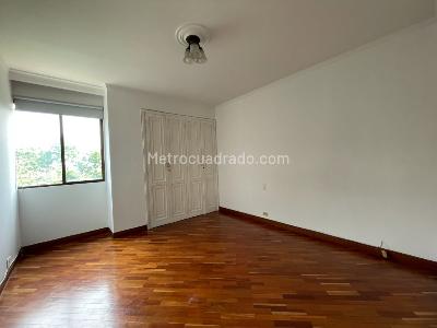 Apartamento de 3 alcobas en arriendo en El Poblado, Medellín, 180 m² · foto 8 de 11