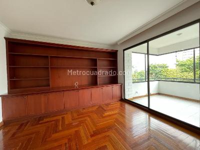 Apartamento de 3 alcobas en arriendo en El Poblado, Medellín, 180 m² · foto 9 de 11