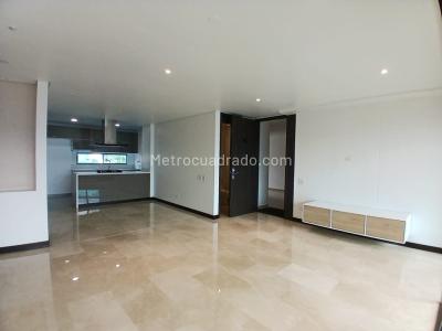 Apartamento en venta en El Poblado, Medellín · foto 2 de 16
