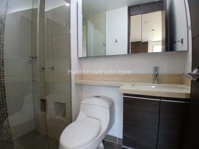 Apartamento en venta en El Poblado, Medellín · foto 12 de 16