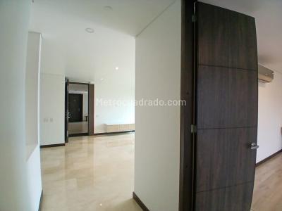 Apartamento en venta en El Poblado, Medellín · foto 13 de 16
