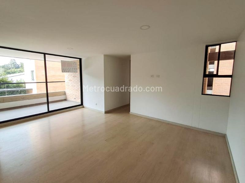 3BR Apartment in La Fe  Sector La Maria (76 m²) - 4
