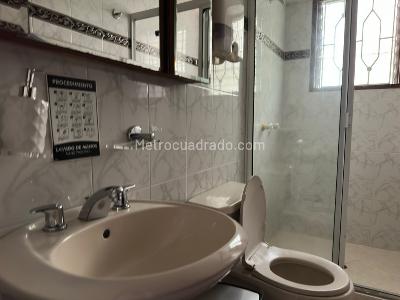 Casa de 5 alcobas en venta en El Poblado, Medellín, 577 m² · foto 17 de 19