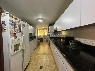 Apartamento en venta en El Poblado, Medellín · foto 3 de 9
