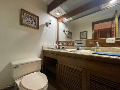 Apartamento en venta en El Poblado, Medellín · foto 4 de 9