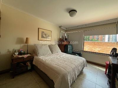 Apartamento en venta en El Poblado, Medellín · foto 6 de 9