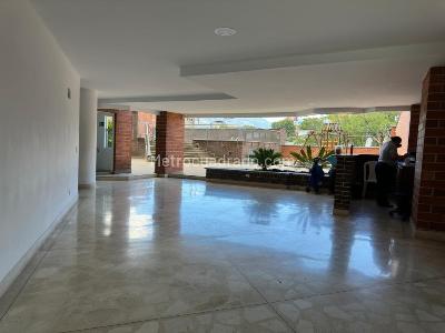 Apartamento de 3 alcobas en venta en Laureles, Medellín, 104 m² · foto 3 de 18