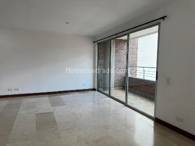 Apartamento de 3 alcobas en venta en Laureles, Medellín, 104 m² · foto 4 de 18
