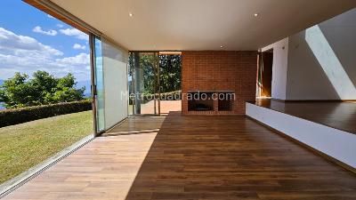 Casa de 3 alcobas en venta en Las Palmas, Medellín, 350 m² · foto 8 de 20