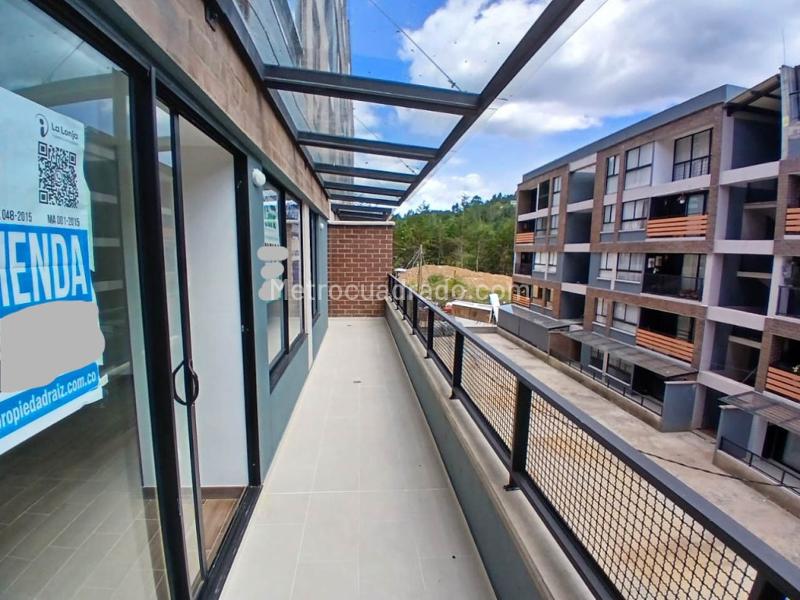2BR/2BA Apartment with Private Terrace in Puro Cuero