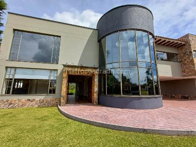 Casa de 3 alcobas en arriendo en Vereda Guayabito, Rionegro, 1800 m² · foto 4 de 20