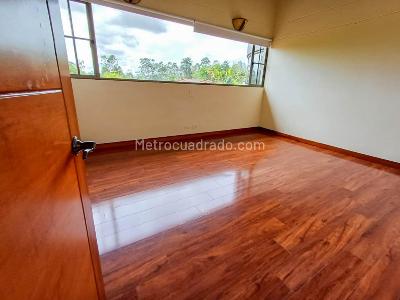 Casa de 3 alcobas en arriendo en Vereda Guayabito, Rionegro, 1800 m² · foto 12 de 20