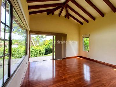 Casa de 3 alcobas en arriendo en Vereda Guayabito, Rionegro, 1800 m² · foto 19 de 20