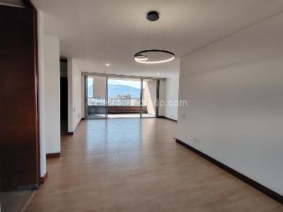 Apartamento de 3 alcobas en arriendo en El Poblado, Medellín, 134 m² · foto 3 de 13