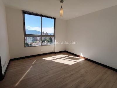Apartamento de 3 alcobas en arriendo en El Poblado, Medellín, 134 m² · foto 4 de 13