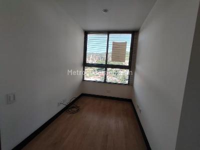Apartamento de 3 alcobas en arriendo en El Poblado, Medellín, 134 m² · foto 12 de 13