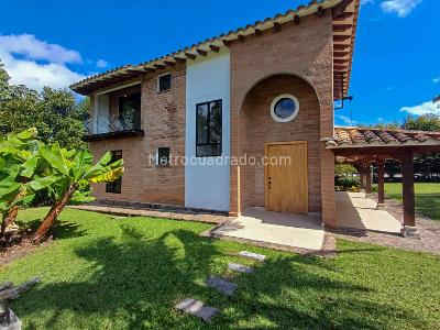 Casa en Arriendo, Llanogrande Via Principal, Rionegro