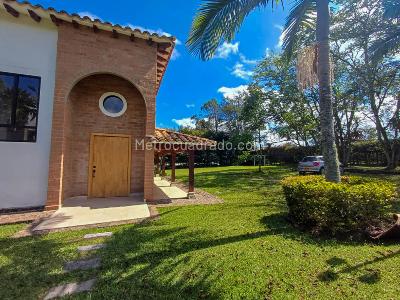 Casa de 4 alcobas en arriendo en Llanogrande Via Principal, Rionegro, 1600 m² · foto 2 de 20