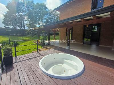 Casa de 4 alcobas en arriendo en Llanogrande Via Principal, Rionegro, 1600 m² · foto 6 de 20