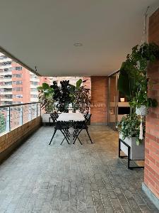 Apartamento de 3 alcobas en venta en El Poblado, Medellín, 243 m² · foto 2 de 20