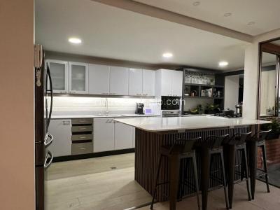 Apartamento de 3 alcobas en venta en El Poblado, Medellín, 243 m² · foto 4 de 20