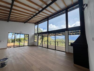 Casa de 3 alcobas en arriendo en Las Palmas (Envigado), Envigado, 320 m² · foto 2 de 20