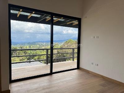 Casa de 3 alcobas en arriendo en Las Palmas (Envigado), Envigado, 320 m² · foto 6 de 20
