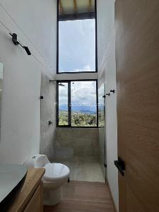 Casa de 3 alcobas en arriendo en Las Palmas (Envigado), Envigado, 320 m² · foto 9 de 20