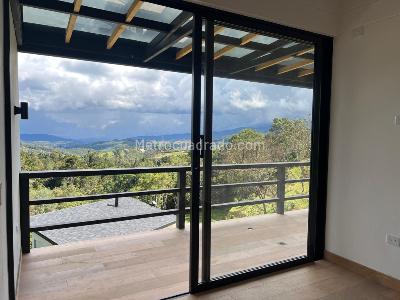 Casa de 3 alcobas en arriendo en Las Palmas (Envigado), Envigado, 320 m² · foto 12 de 20