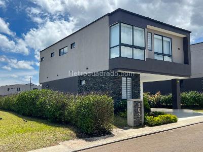 Casa de 4 alcobas en venta en Via Llanogrande San Antonio, Rionegro, 268 m² · foto 3 de 20