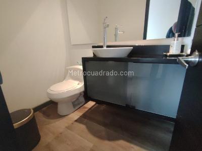 Apartamento de 2 alcobas en arriendo en El Poblado, Medellín, 170 m² · foto 6 de 19