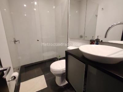 Apartamento de 2 alcobas en arriendo en El Poblado, Medellín, 170 m² · foto 12 de 19