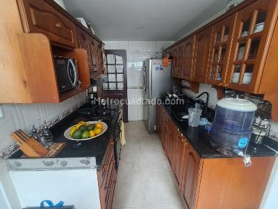 Apartamento de 3 alcobas en arriendo en Los Naranjos, Medellín, 110 m² · foto 4 de 13