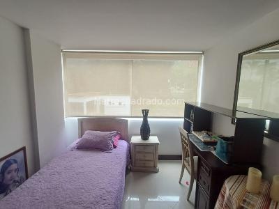Apartamento de 3 alcobas en arriendo en Los Naranjos, Medellín, 110 m² · foto 8 de 13