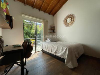 Casa de 5 alcobas en venta en El Poblado, Medellín, 261 m² · foto 18 de 20