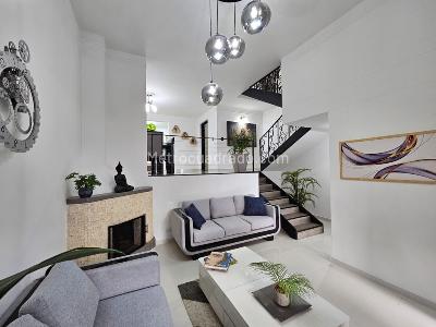 Casa de 3 alcobas en arriendo en El Poblado, Medellín, 246 m² · foto 2 de 20