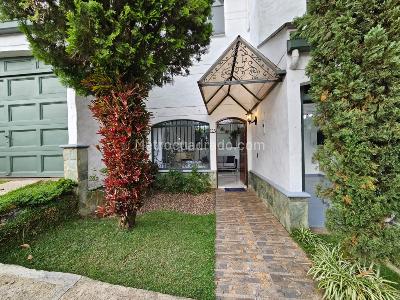 Casa de 3 alcobas en arriendo en El Poblado, Medellín, 246 m² · foto 15 de 20